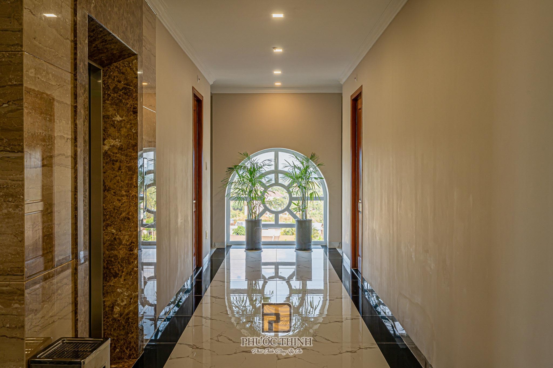 Sunshine Hotel