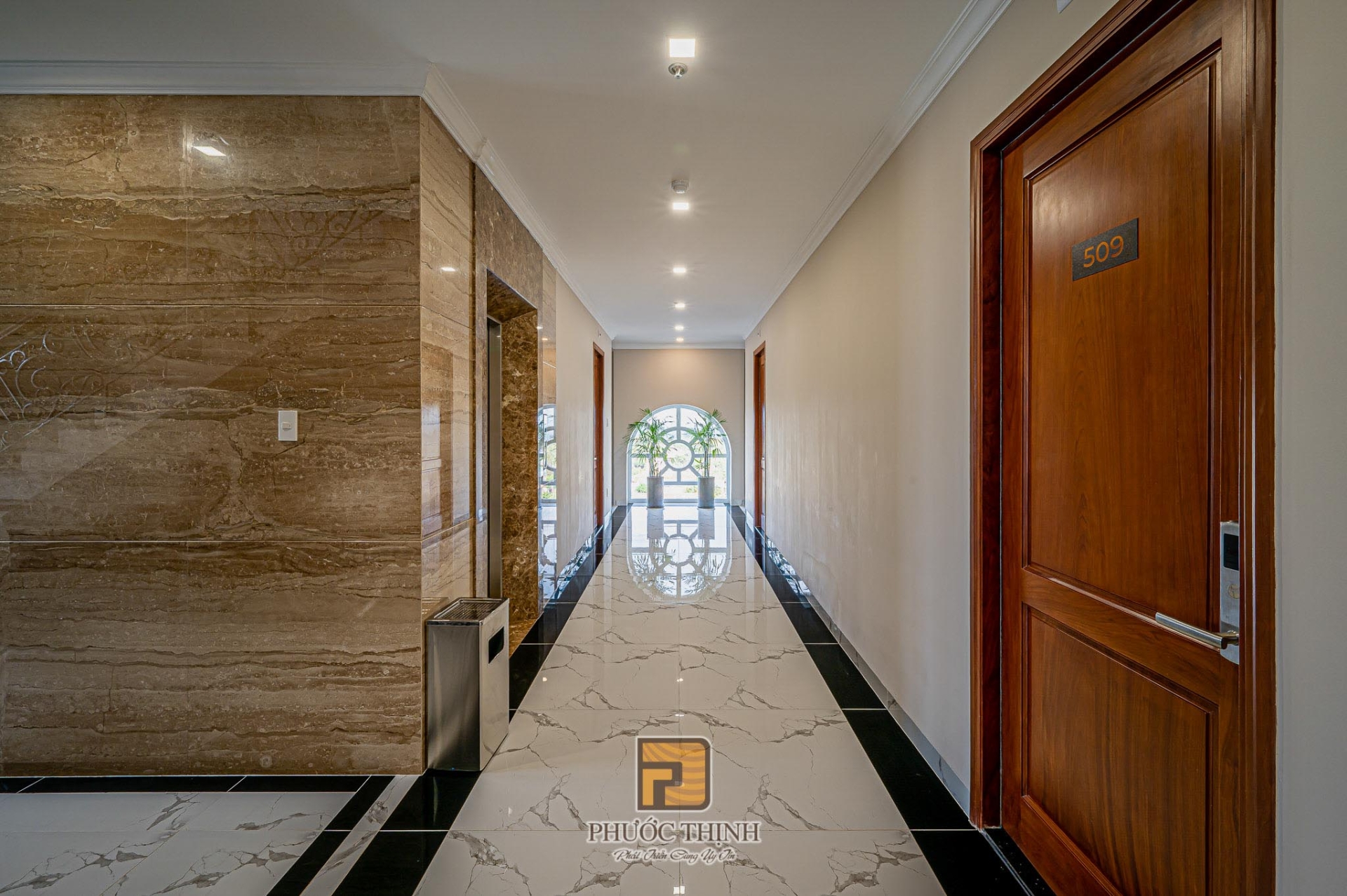 Sunshine Hotel